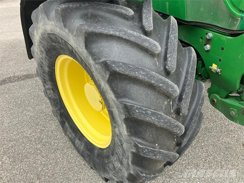 John Deere 6125R 曳引機