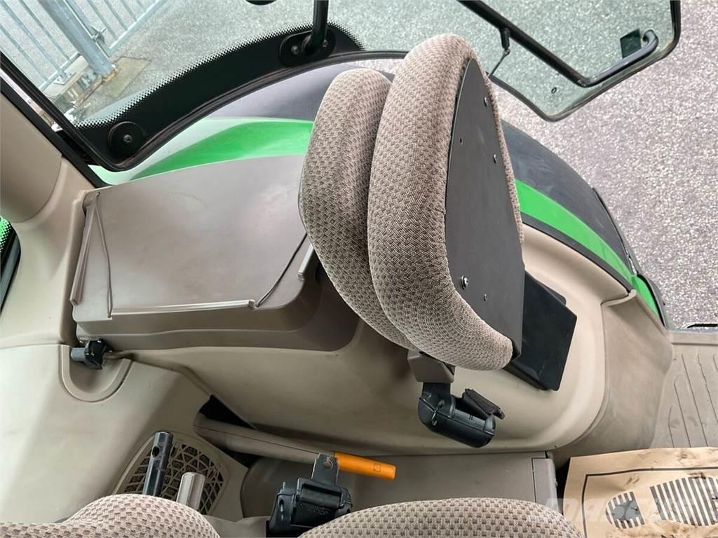 John Deere 6210R 曳引機
