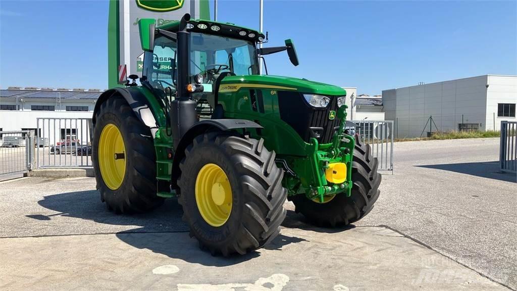 John Deere 6R 215 曳引機