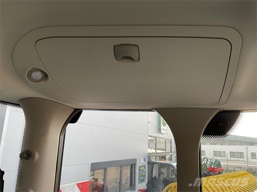 John Deere 6R 215 曳引機