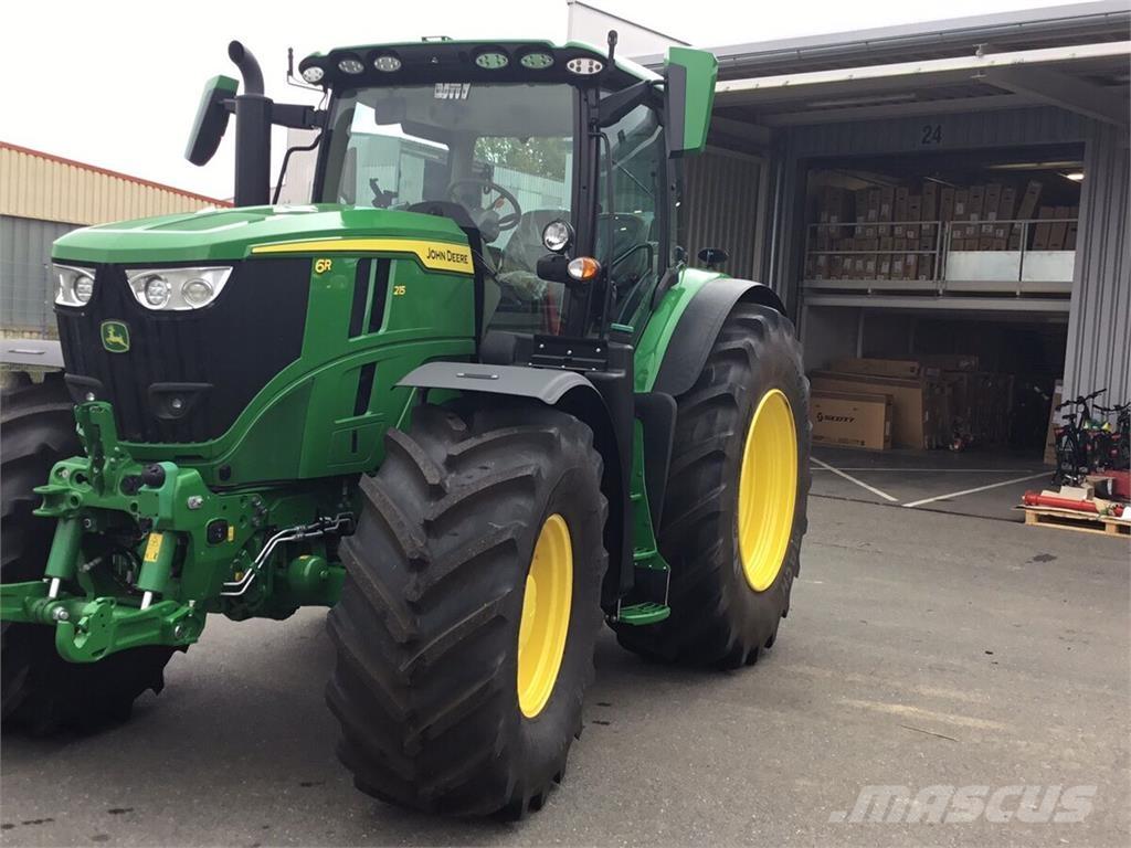 John Deere 6R215 曳引機