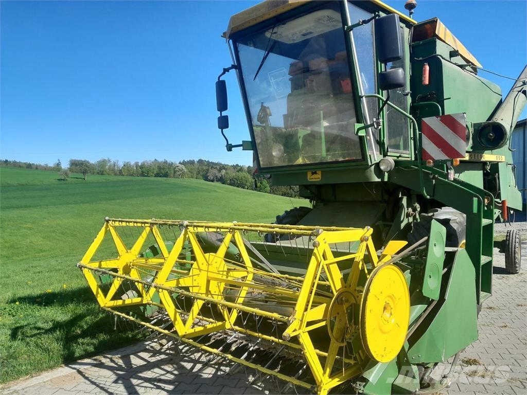 John Deere 950 聯合收穫機