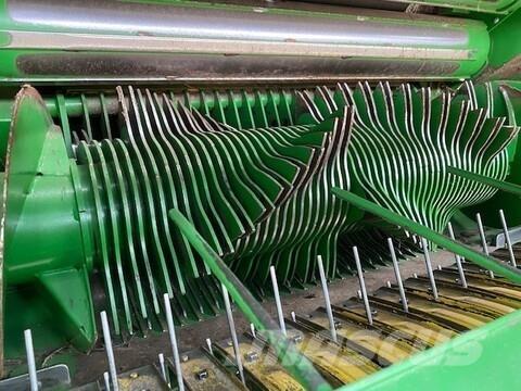 John Deere 960 圓型牧草打包機