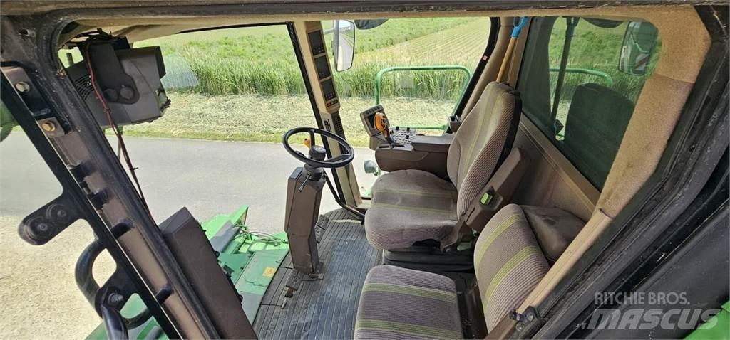 John Deere T550 聯合收穫機