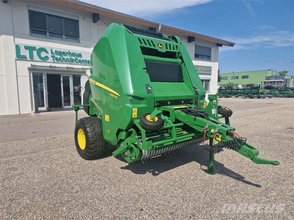 John Deere V451M 圓型牧草打包機