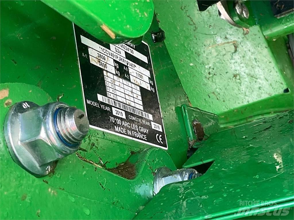 John Deere V451R 圓型牧草打包機