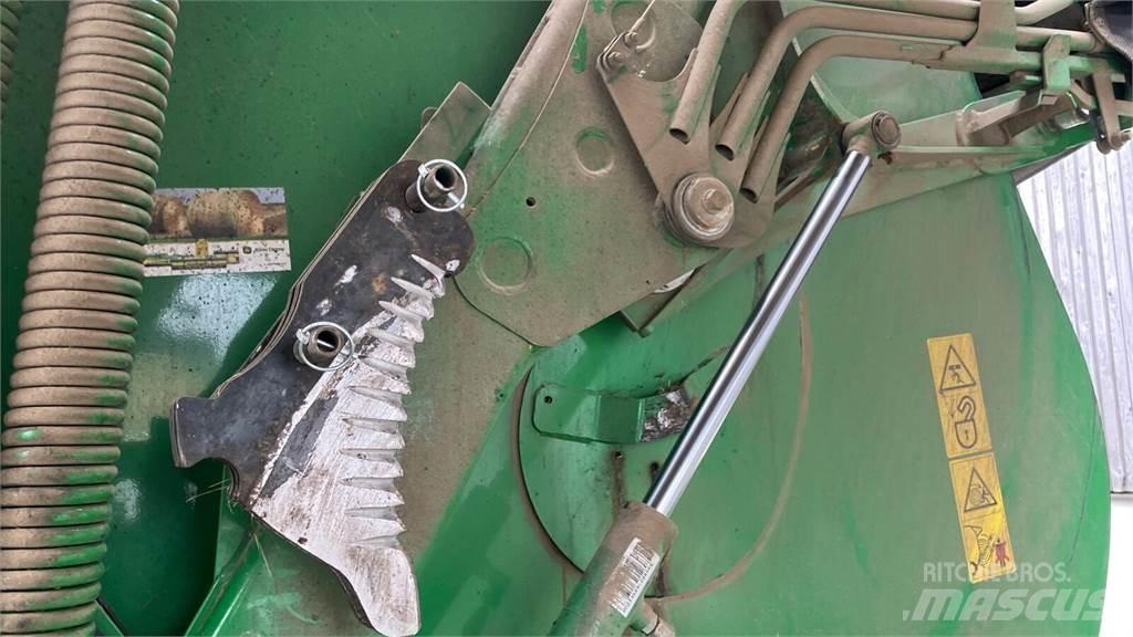 John Deere V461R 圓型牧草打包機