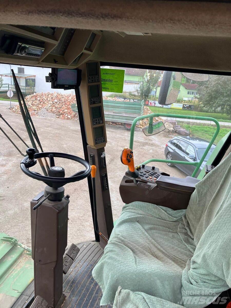 John Deere W660 HM 聯合收穫機