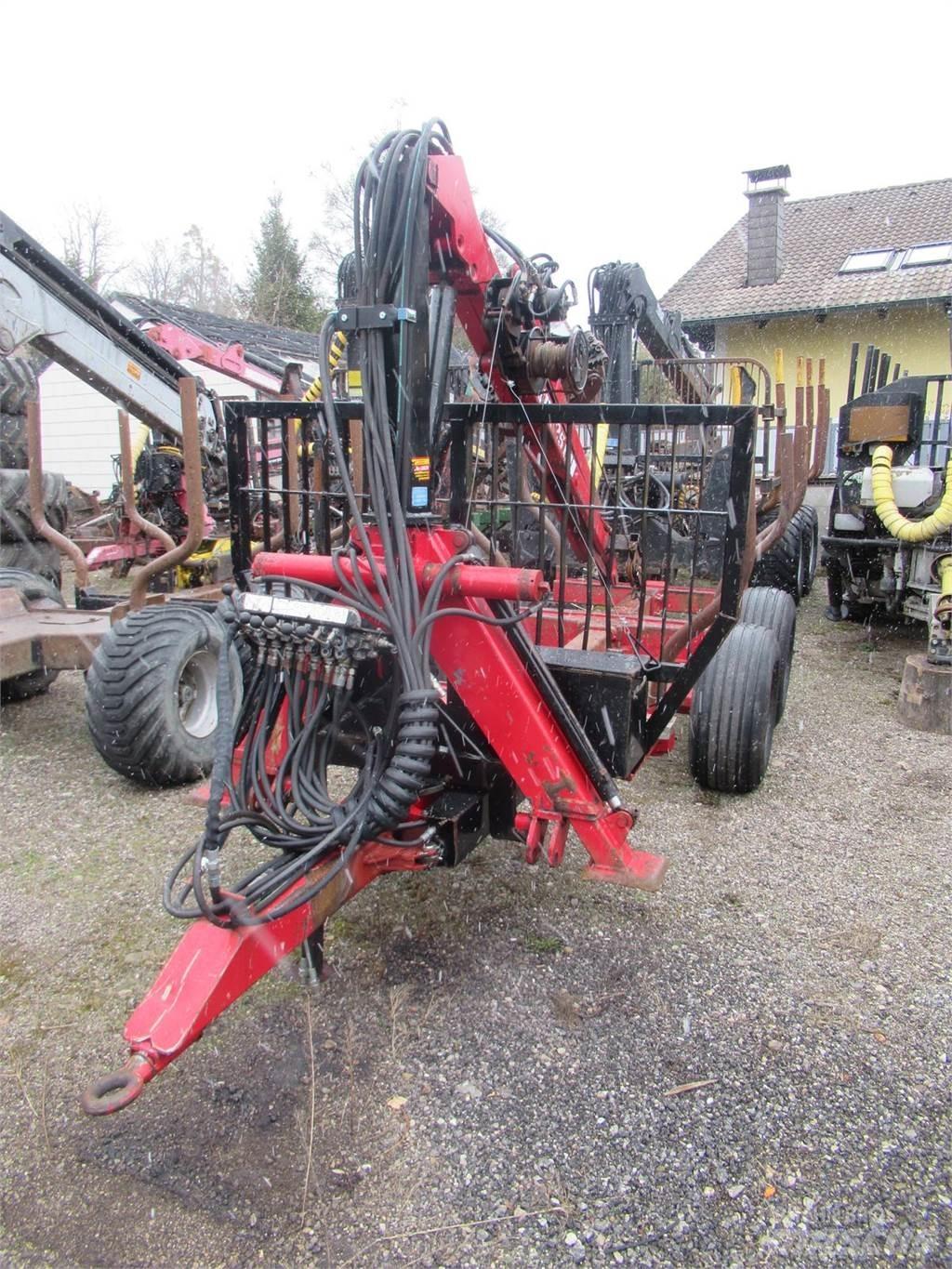 Kesla 2300 + 425 Patu 林業拖車