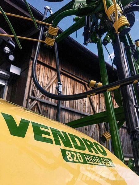 Krone 820 Vendro 耙與翻草機