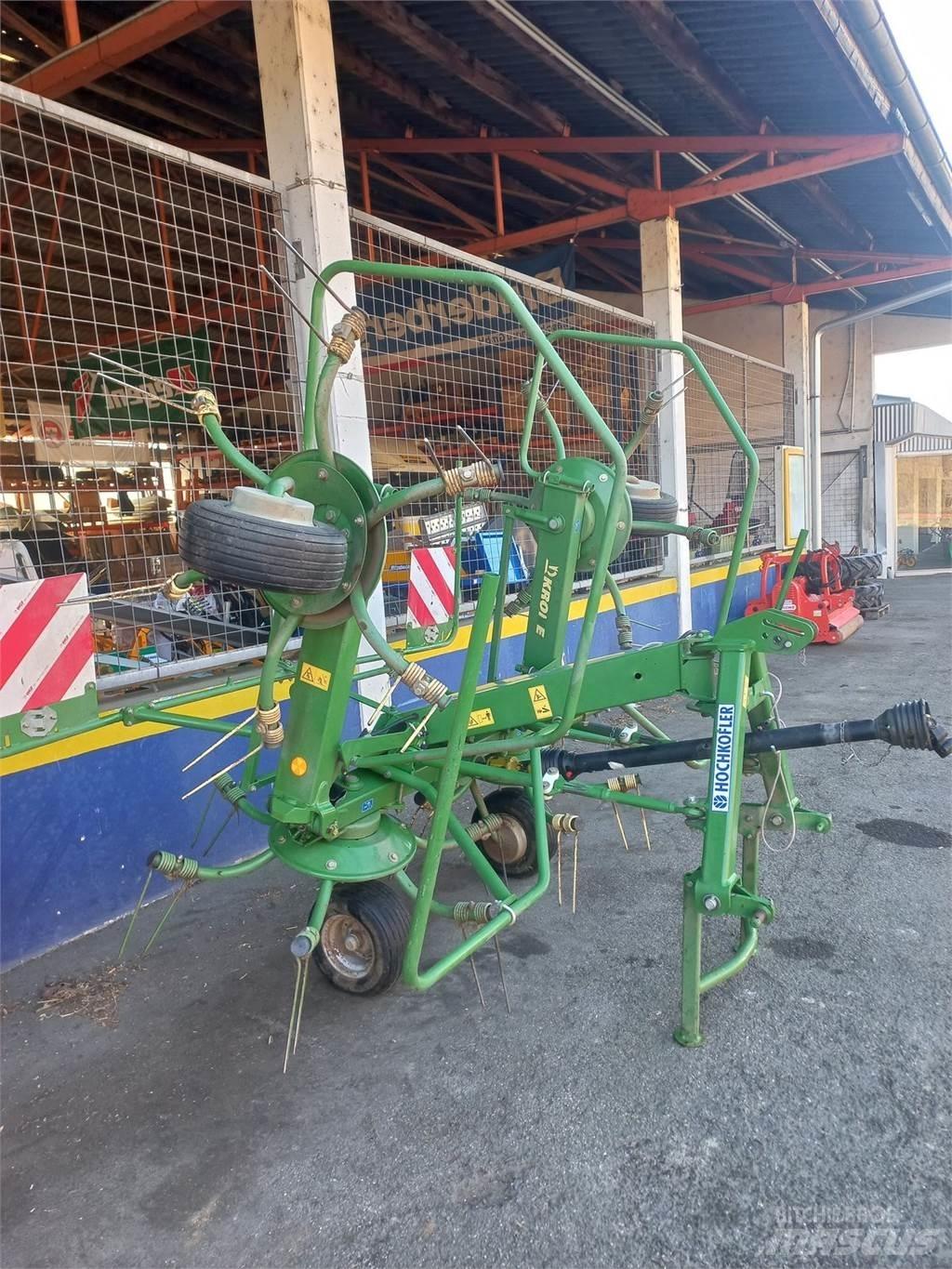 Krone KW 4.62 耙與翻草機