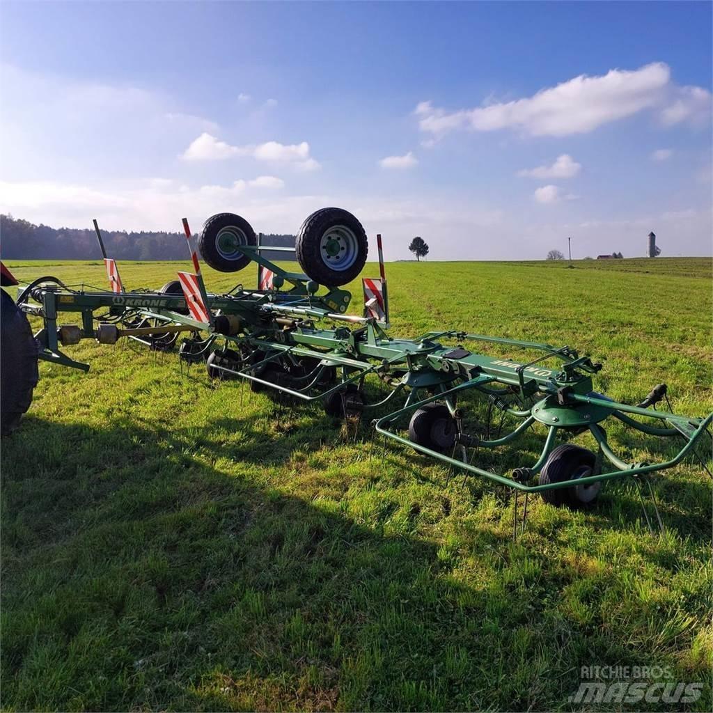 Krone KWT 10.50 8x7 耙與翻草機