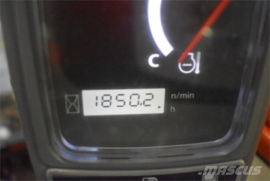 Kubota KX016-4 小型挖土機/掘鑿機<7t(小型挖掘機)