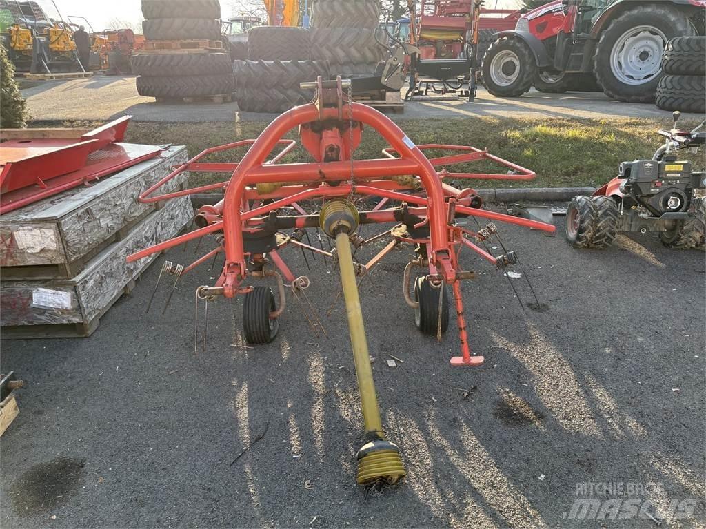 Kuhn  耙與翻草機