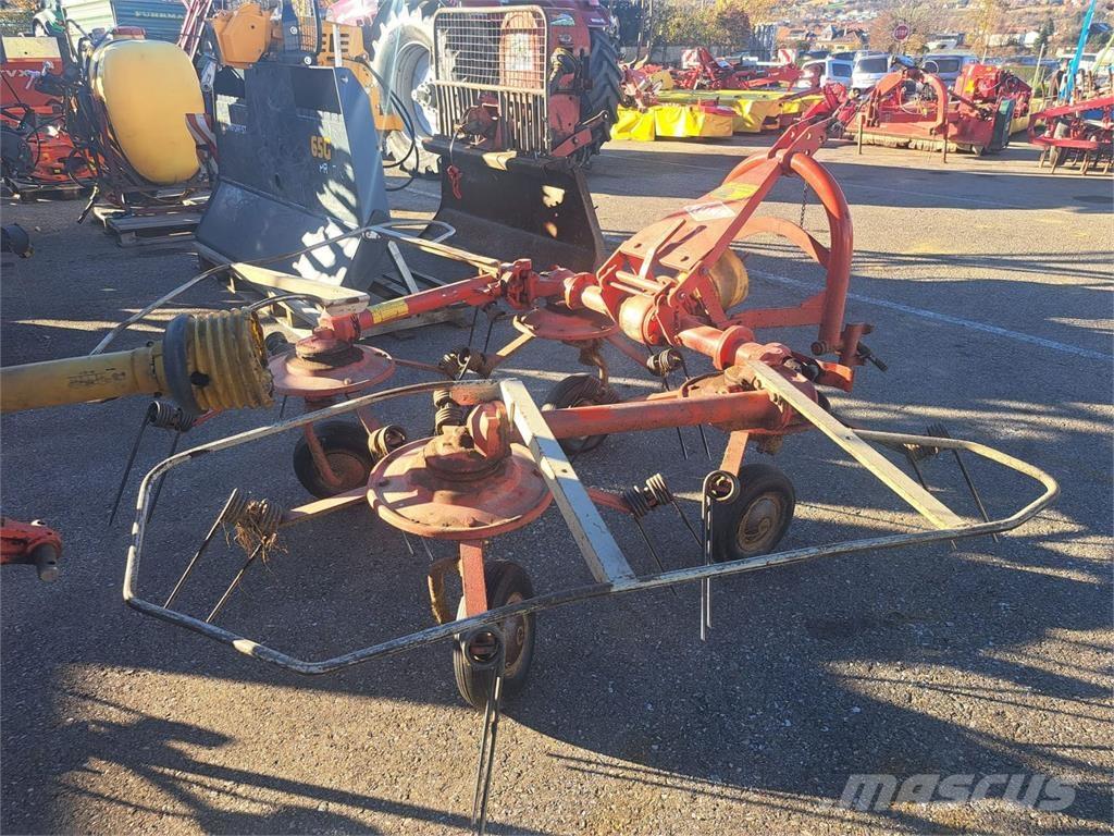 Kuhn 4 Kreisel 耙與翻草機