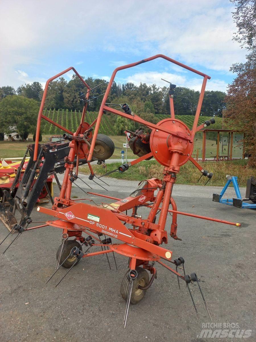 Kuhn GF 5001 耙與翻草機