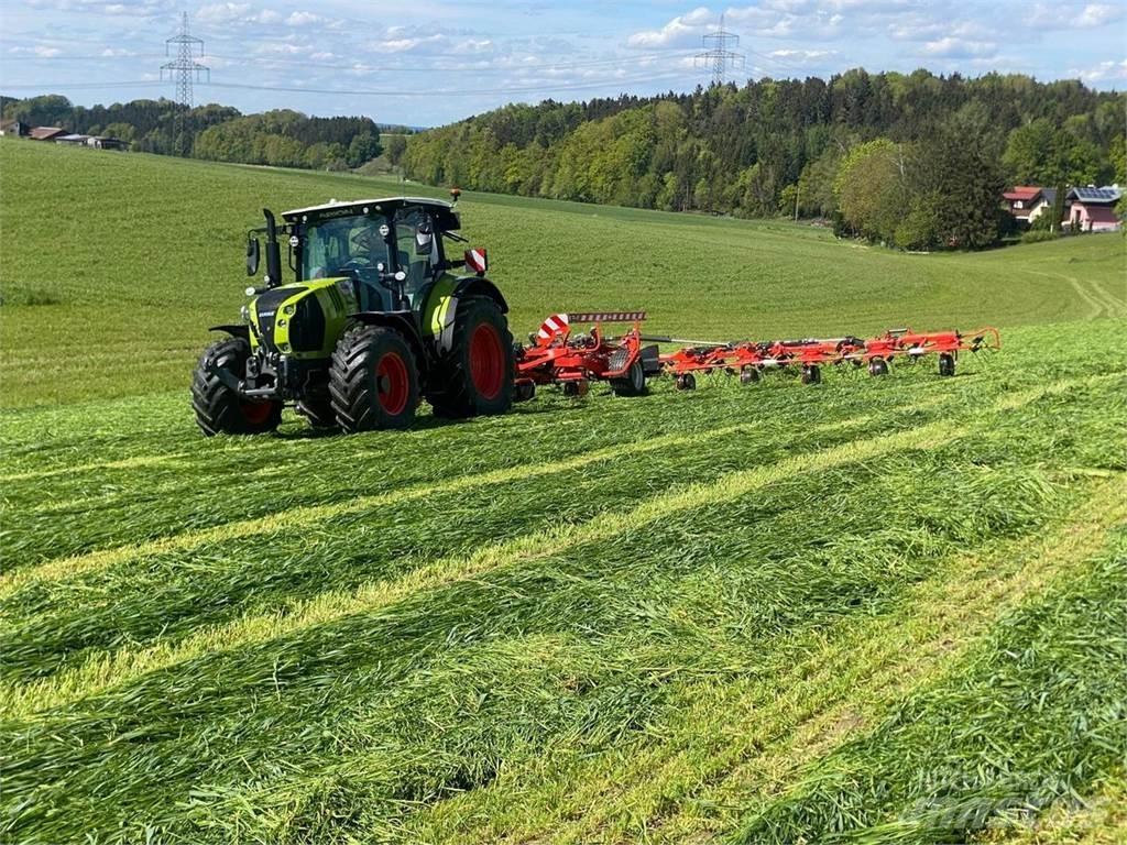 Kuhn GF13003 T 耙與翻草機