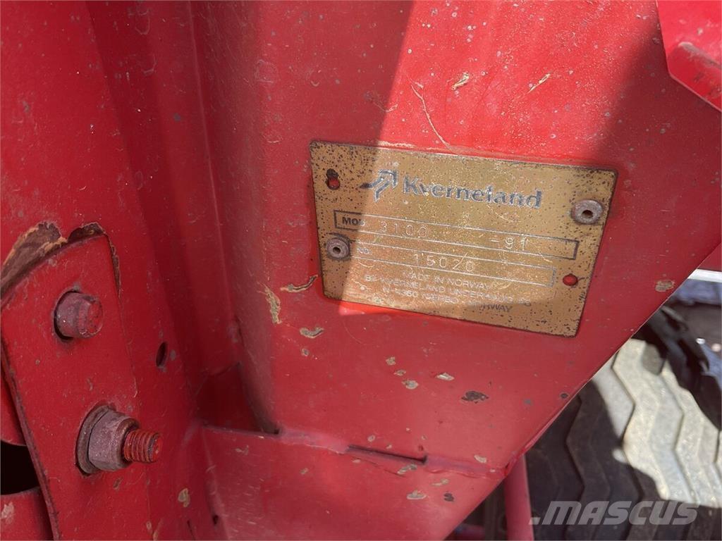 Kverneland UN 3000 其他農業機械