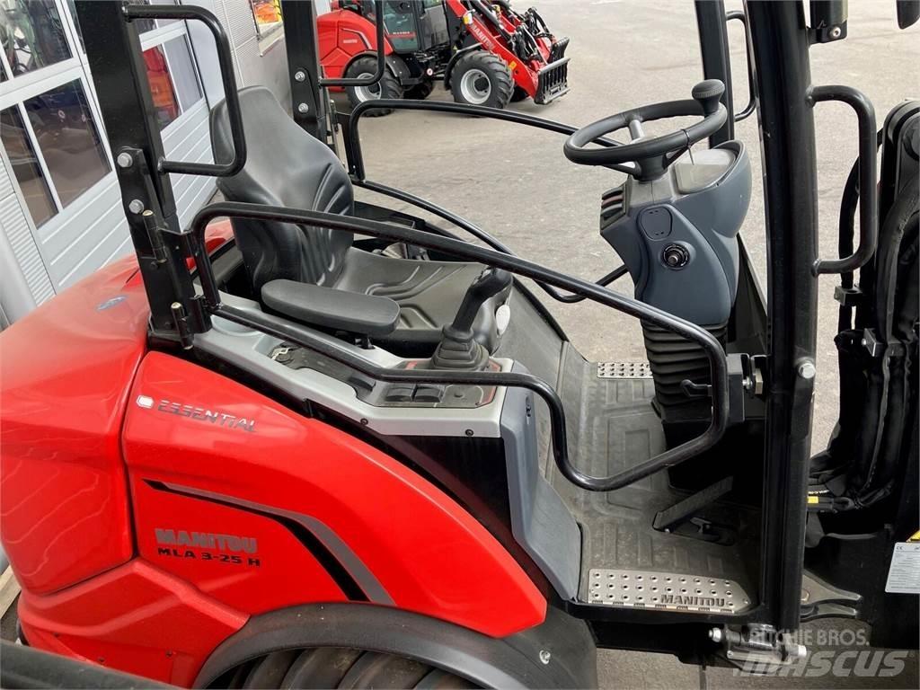 Manitou MLA 3-25 前端裝載機和挖掘機