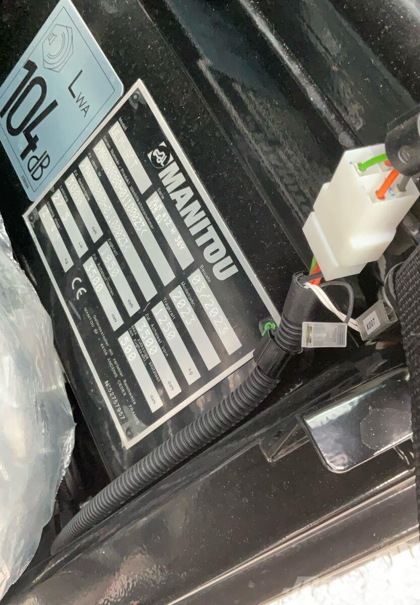 Manitou ULM 412 H 伸縮臂操作車