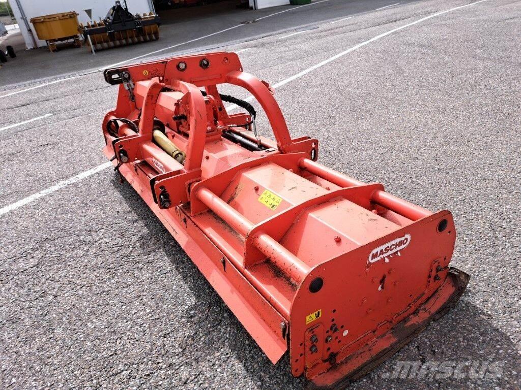 Maschio BISONTE 300 莖葉去葉機