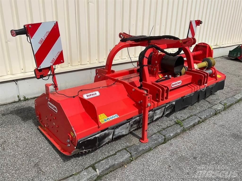 Maschio Bufalo 300 莖葉去葉機