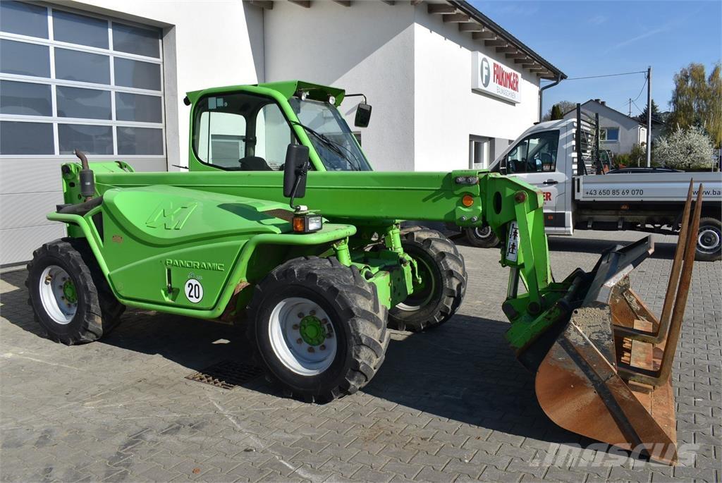 Merlo P40.9 Plus 伸縮臂操作車