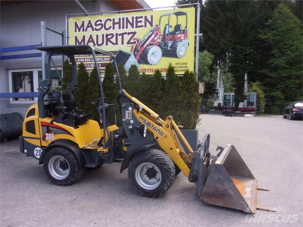 Mustang AL 306 前端裝載機和挖掘機
