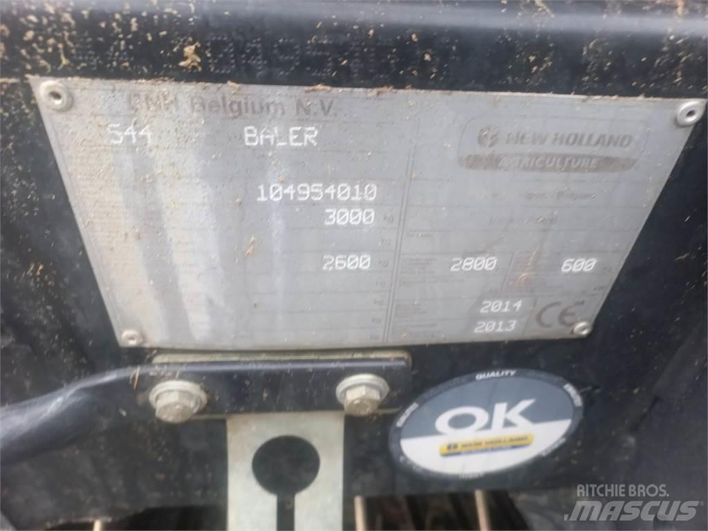 New Holland BR 6090 圓型牧草打包機