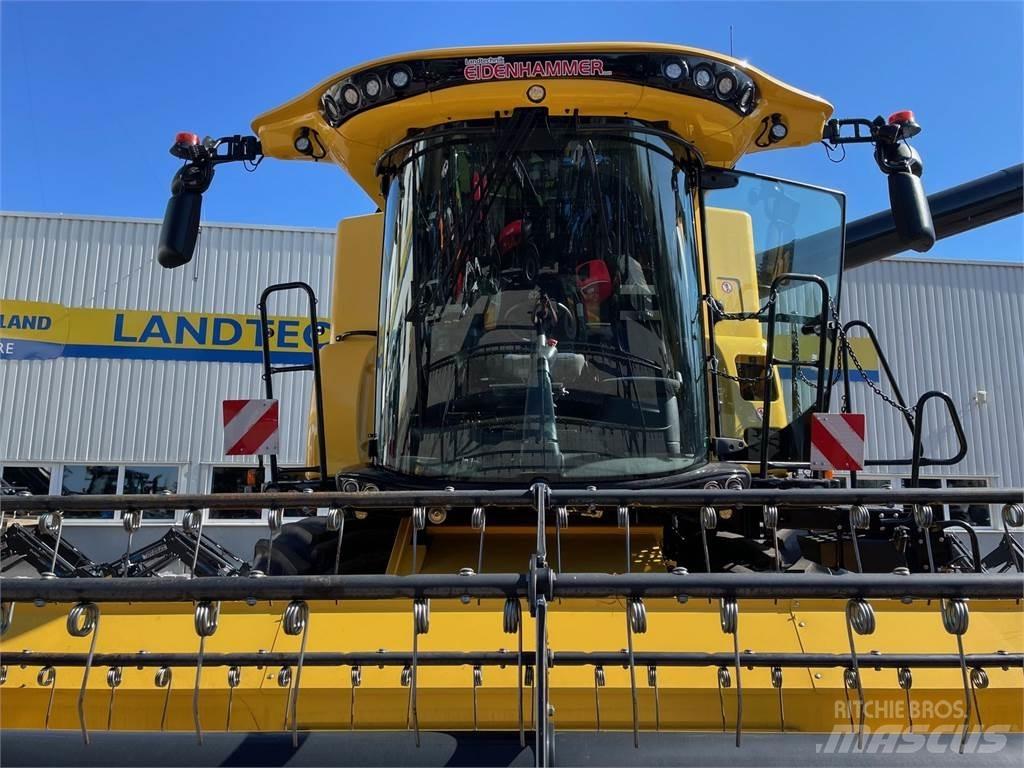 New Holland CX 7.90 聯合收穫機