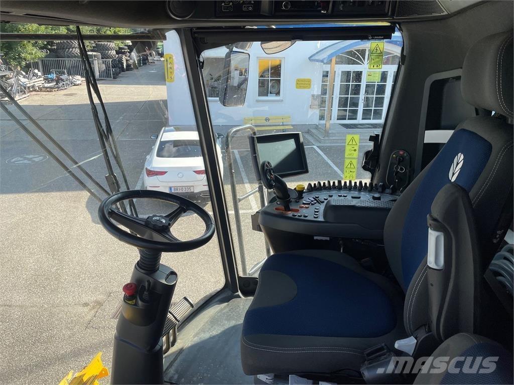 New Holland CX 7.90 聯合收穫機