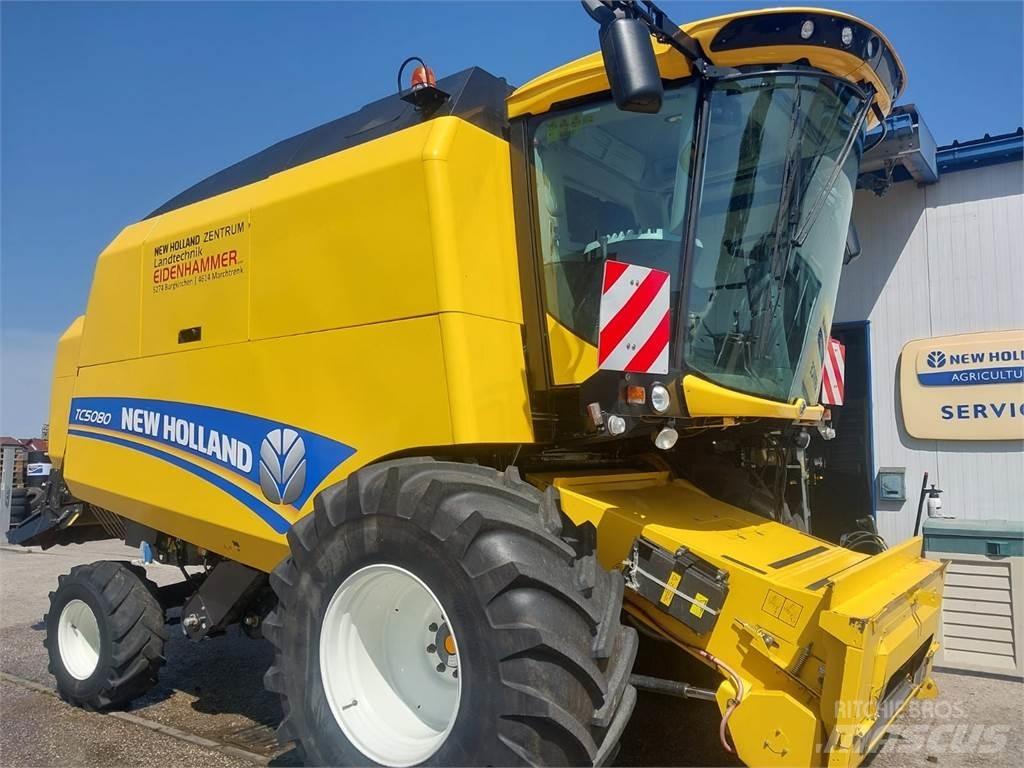 New Holland TC5070 聯合收穫機