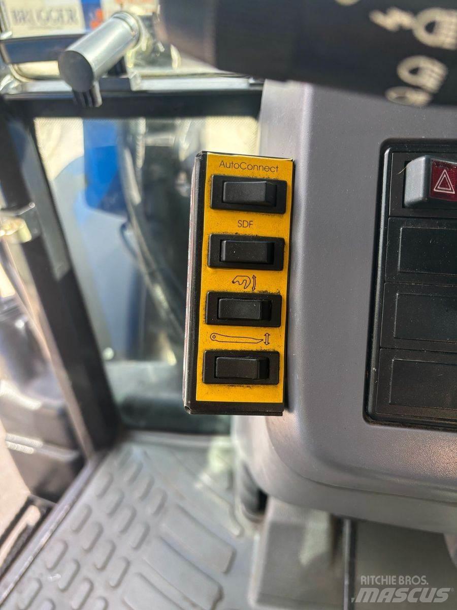 New Holland TL 70 曳引機