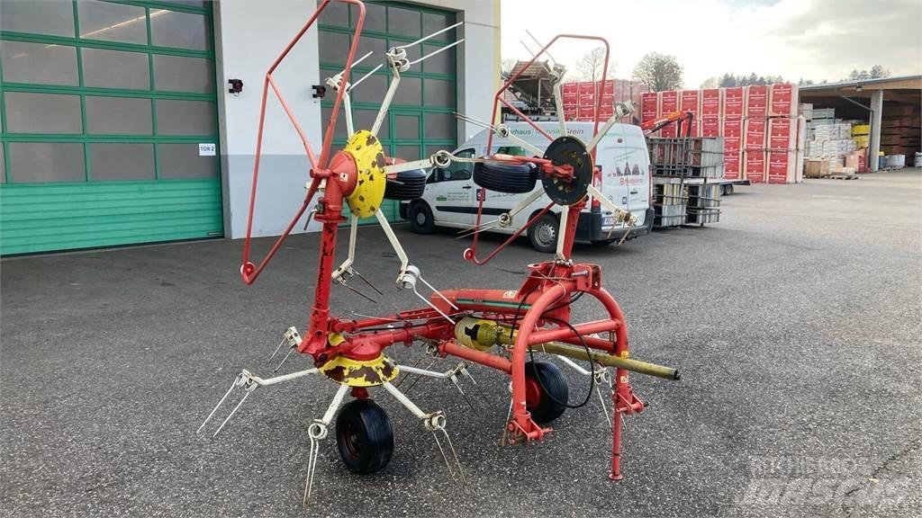 Pöttinger Hit 54N 耙與翻草機