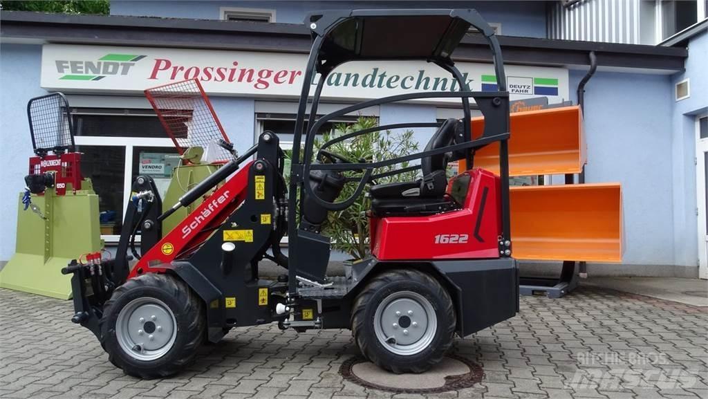 Schäffer 1622 前端裝載機和挖掘機