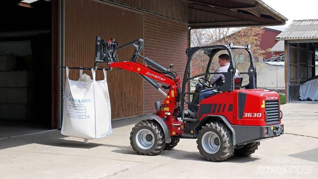 Schäffer 3630 前端裝載機和挖掘機