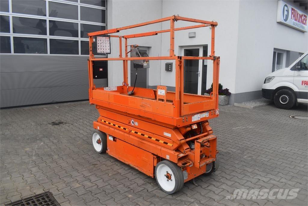 SkyJack SJ-III 3220 曲臂高空作業車