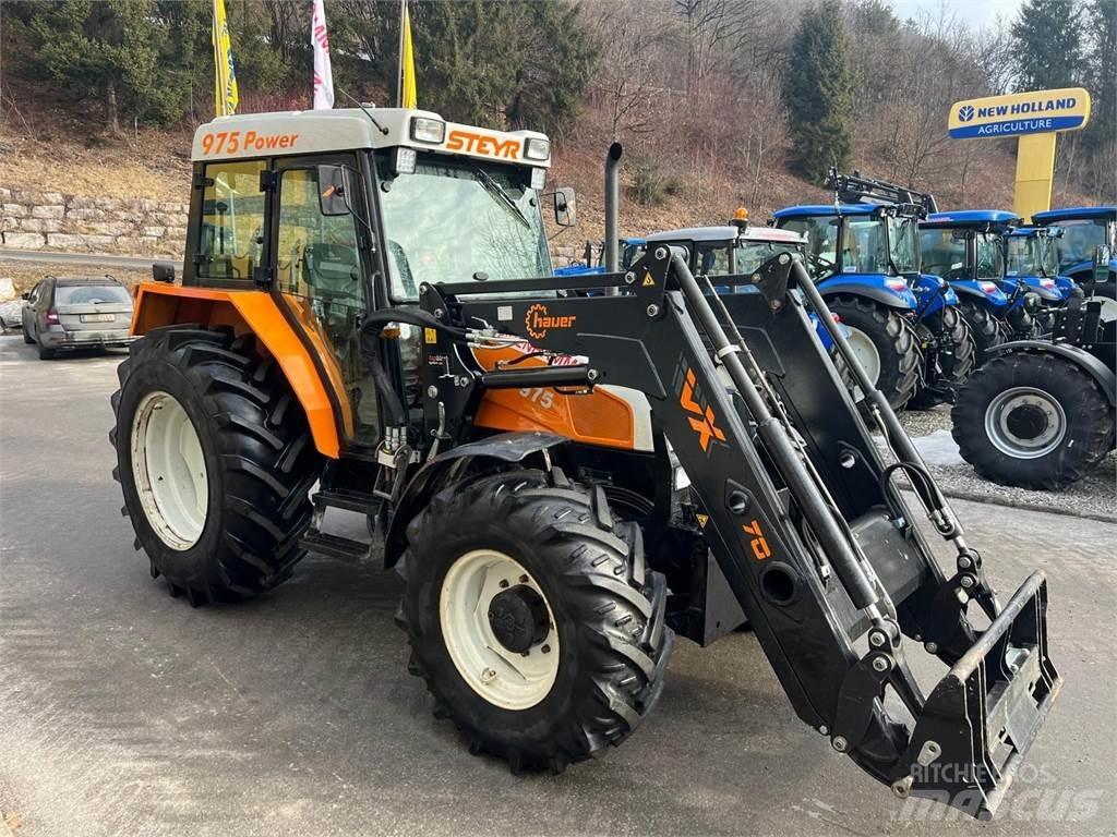 Steyr 975A 曳引機