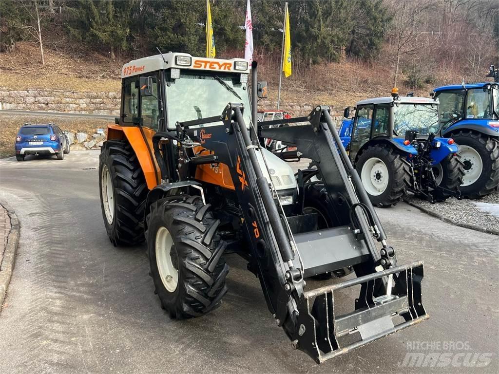 Steyr 975A 曳引機