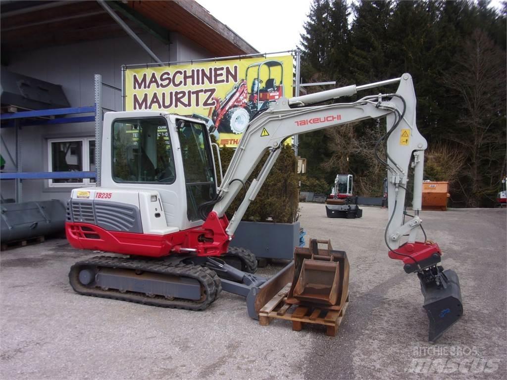 Takeuchi TB 235 小型挖土機/掘鑿機<7t(小型挖掘機)
