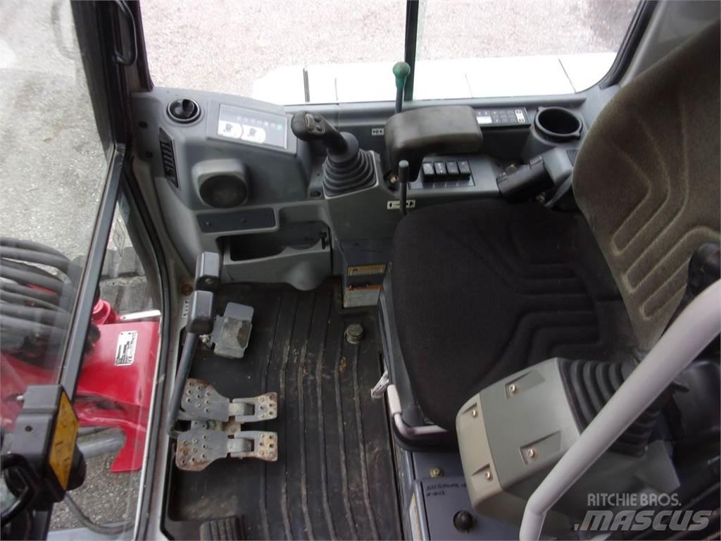 Takeuchi TB 235 小型挖土機/掘鑿機<7t(小型挖掘機)
