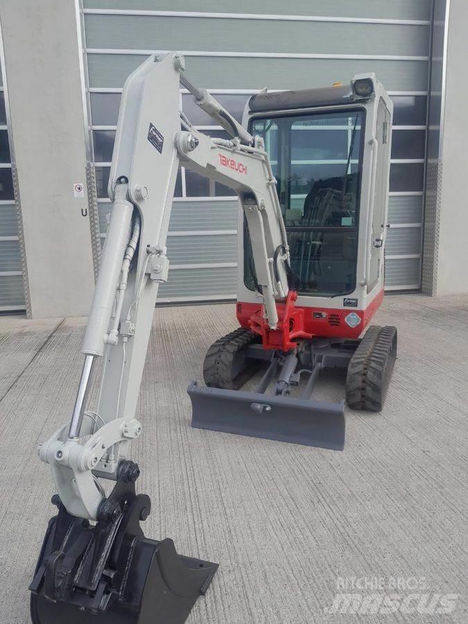 Takeuchi TB016 小型挖土機/掘鑿機<7t(小型挖掘機)