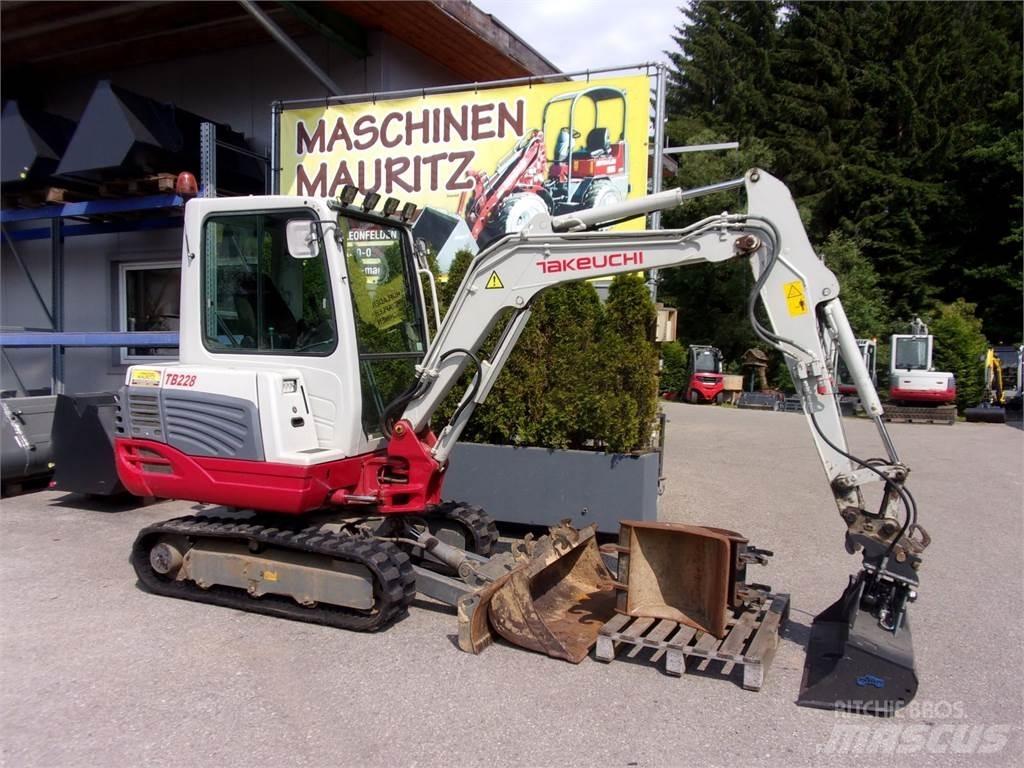 Takeuchi TB228 小型挖土機/掘鑿機<7t(小型挖掘機)
