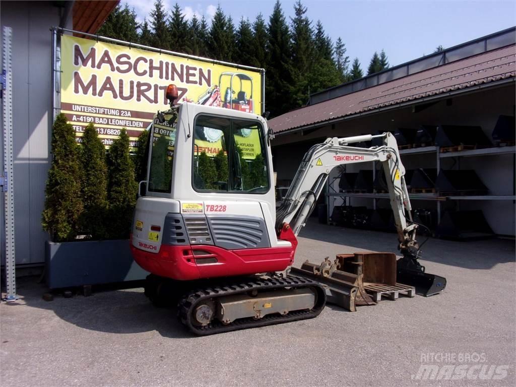 Takeuchi TB228 小型挖土機/掘鑿機<7t(小型挖掘機)