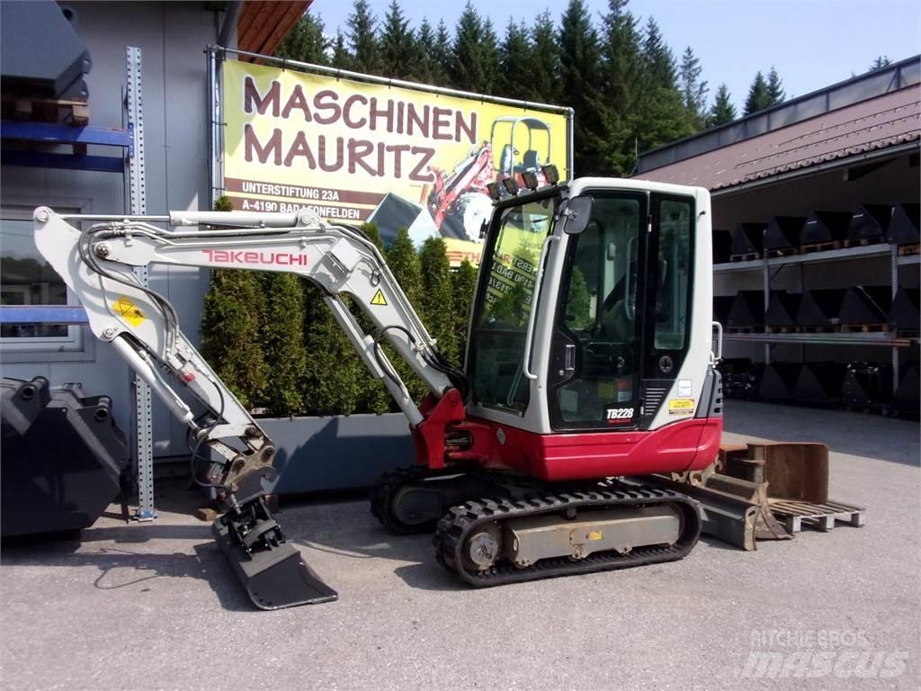 Takeuchi TB228 小型挖土機/掘鑿機<7t(小型挖掘機)