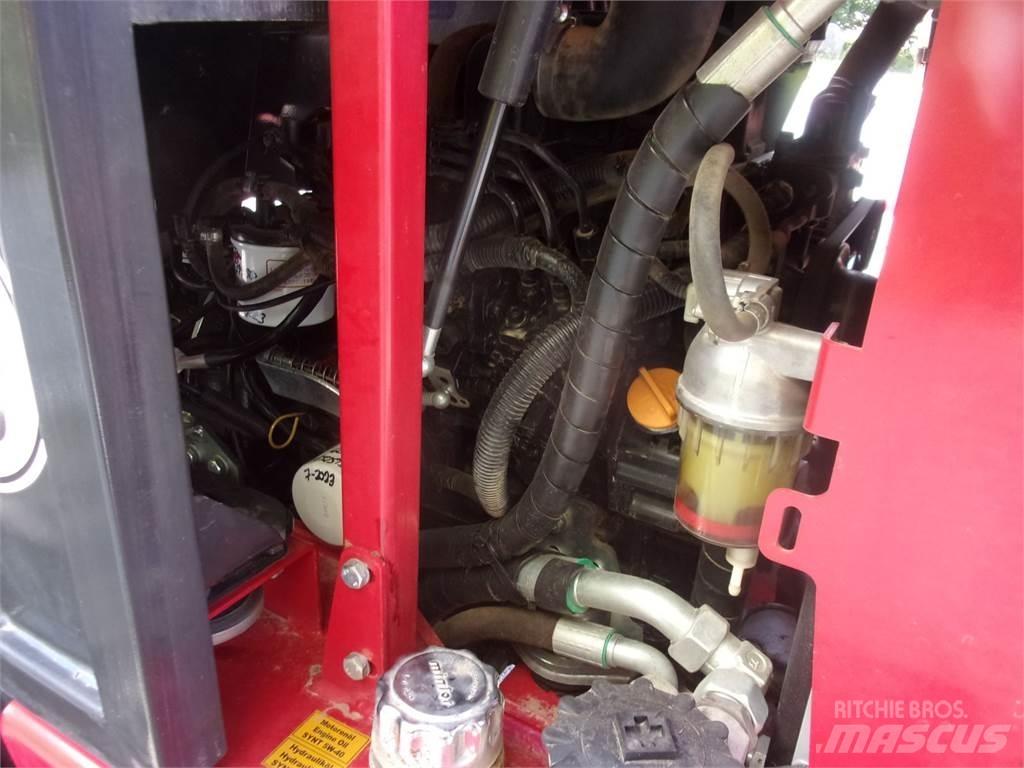 Thaler 3348 S 前端裝載機和挖掘機