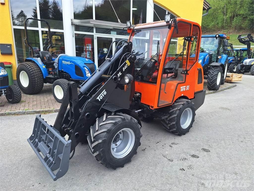 Toyo 840 前端裝載機和挖掘機