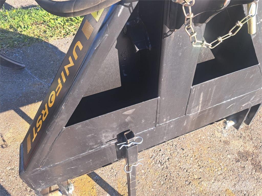  Uniforst 2200 林業其他機械設備