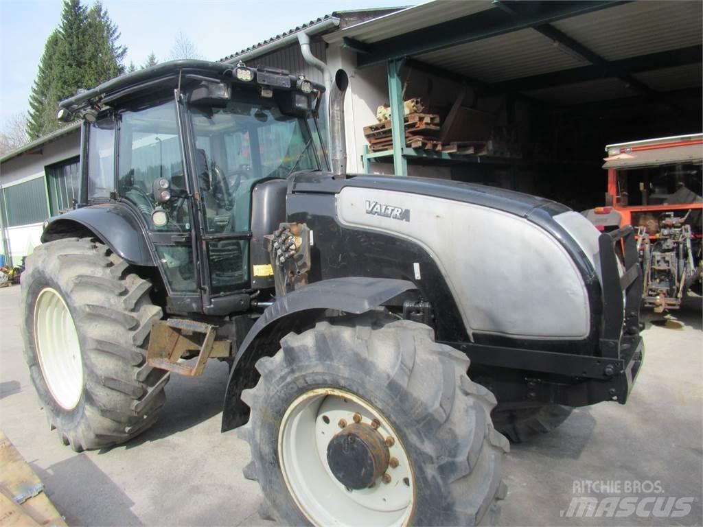 Valtra XM 130 曳引機