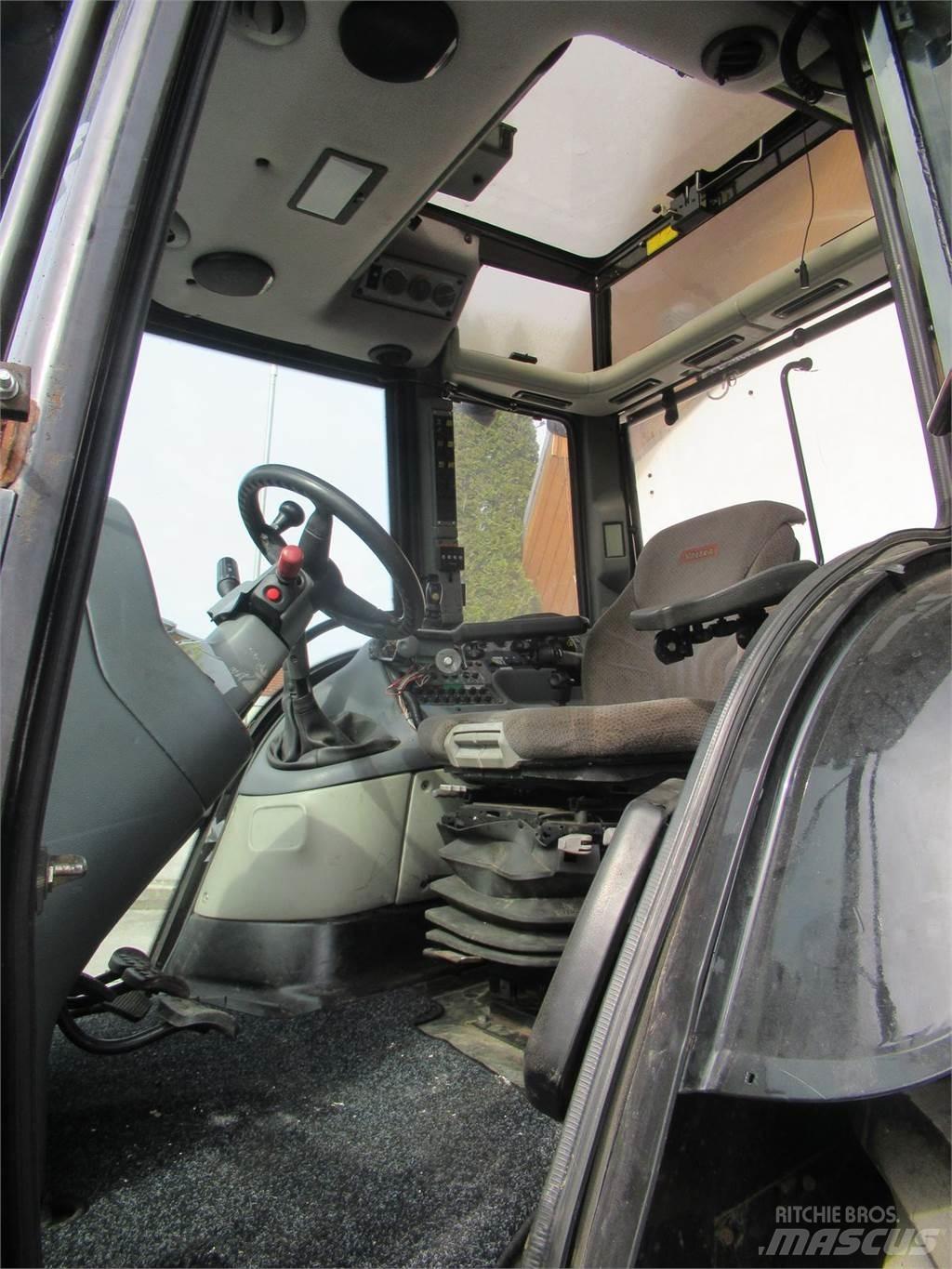 Valtra XM 130 曳引機